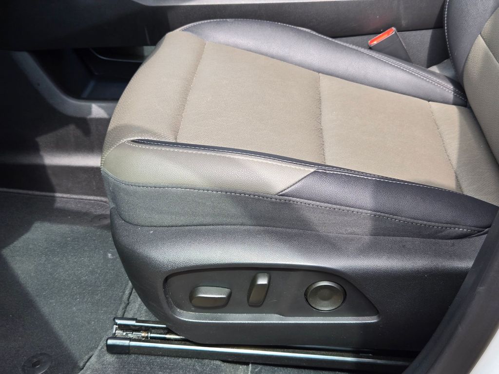Used 2025 Chevrolet Equinox SUV