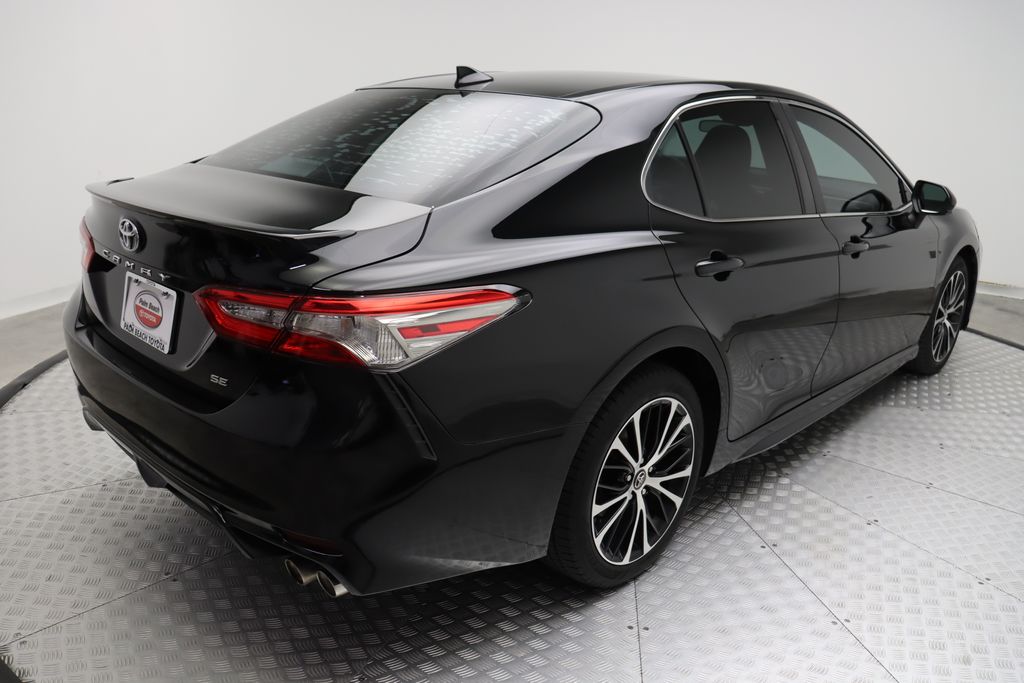 2019 Toyota Camry SE 8