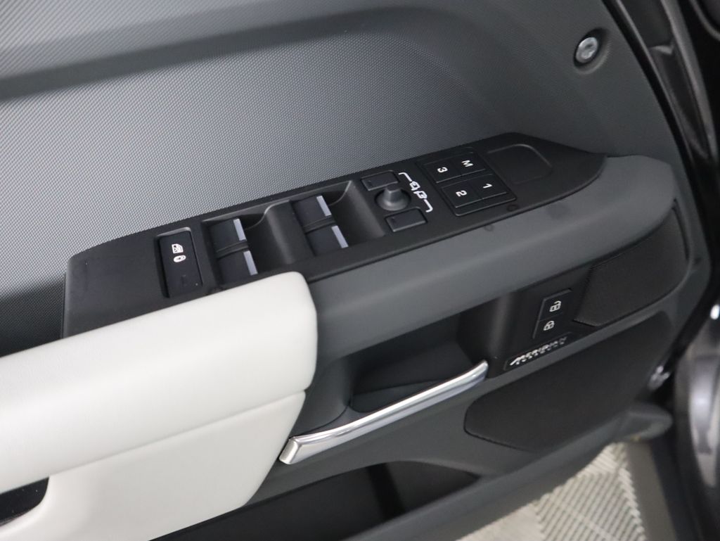 Thumbnail: 2026 Land Rover Defender - 25