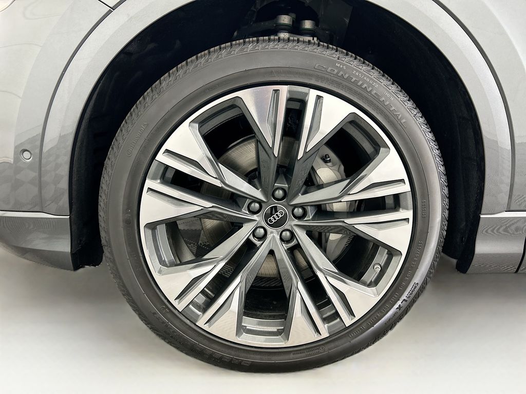 Thumbnail: 2026 Audi Q8 - 29