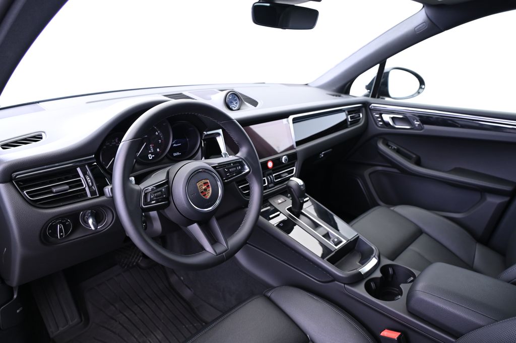 2024 Porsche Macan  4