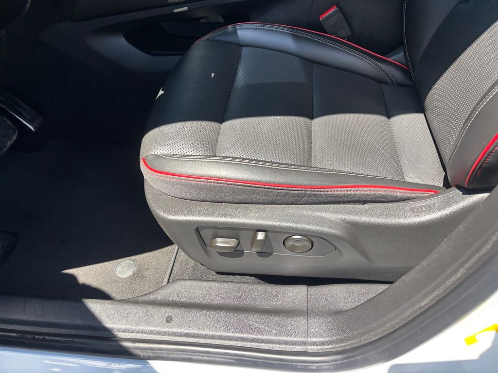 Used Car 2022 Buick Envision  Essence For Sale Under $30,000 In Austin, Texas