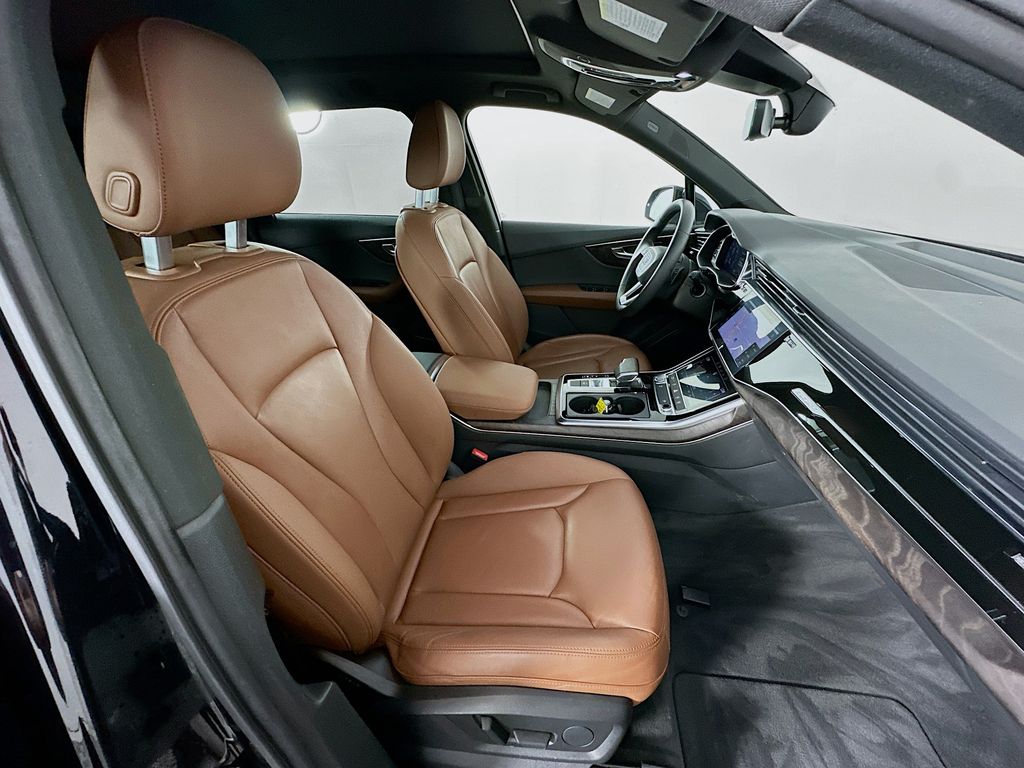 Thumbnail: 2020 Audi Q7 - 29