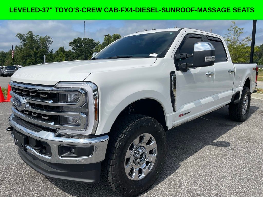 Star White Metallic Tri-Coat 2026 Ford F-250 Super Duty Pickup Truck Four-Wheel Drive 10-Speed Automatic