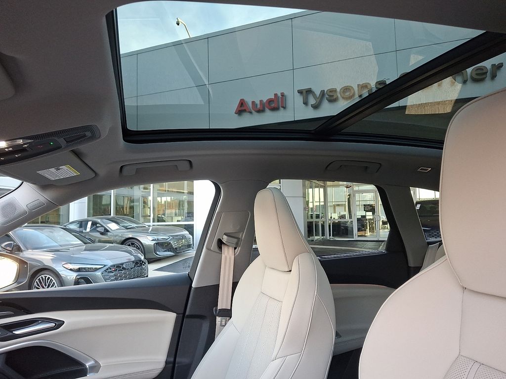 Thumbnail: 2025 Audi Q5 - 14