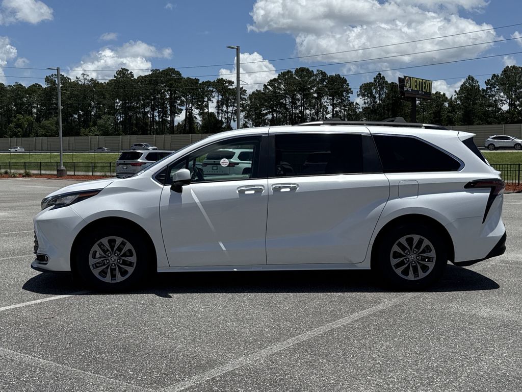 Used 2023 Toyota Sienna Van