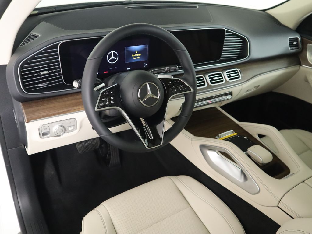 Thumbnail: 2025 Mercedes-Benz GLE - 10