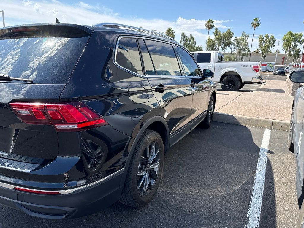 Thumbnail: 2022 Volkswagen Tiguan - 8