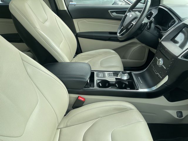 2019 Ford Edge Titanium 6