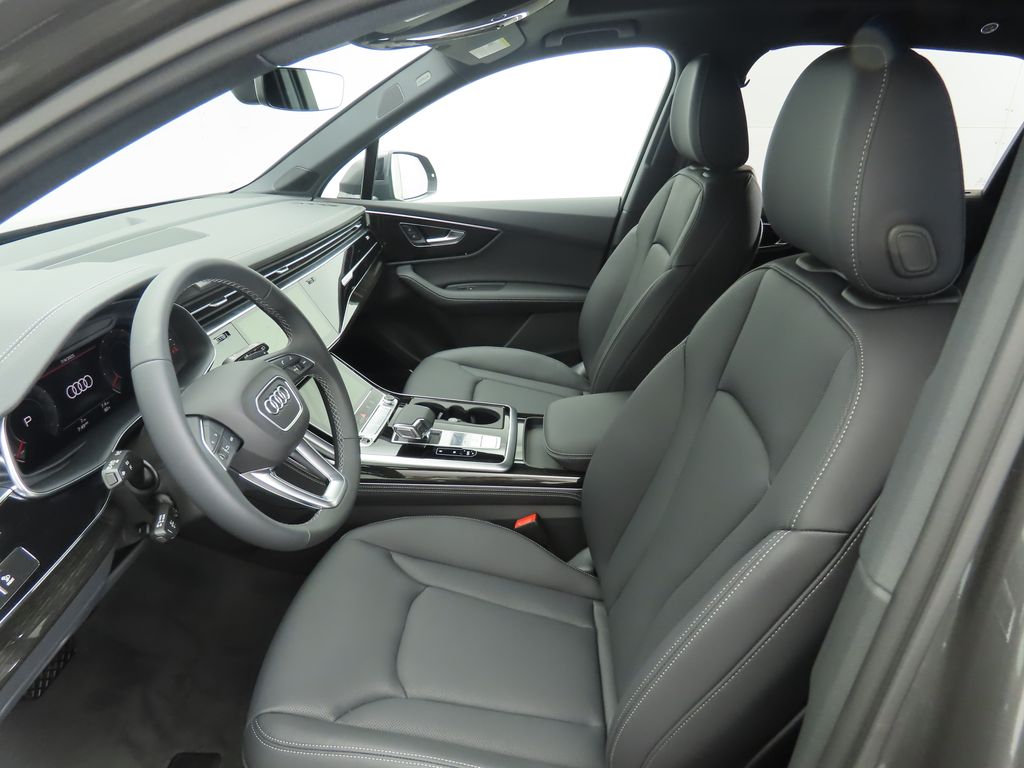 Thumbnail: 2025 Audi Q7 - 19