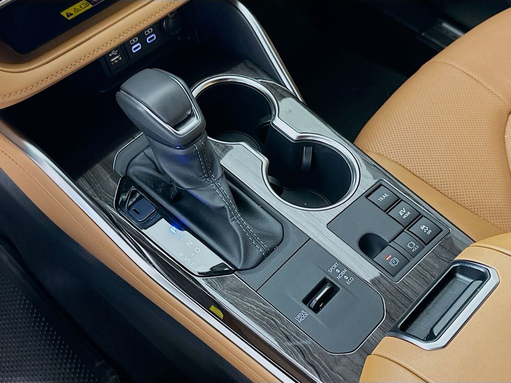 Thumbnail: 2026 Toyota Highlander - 17