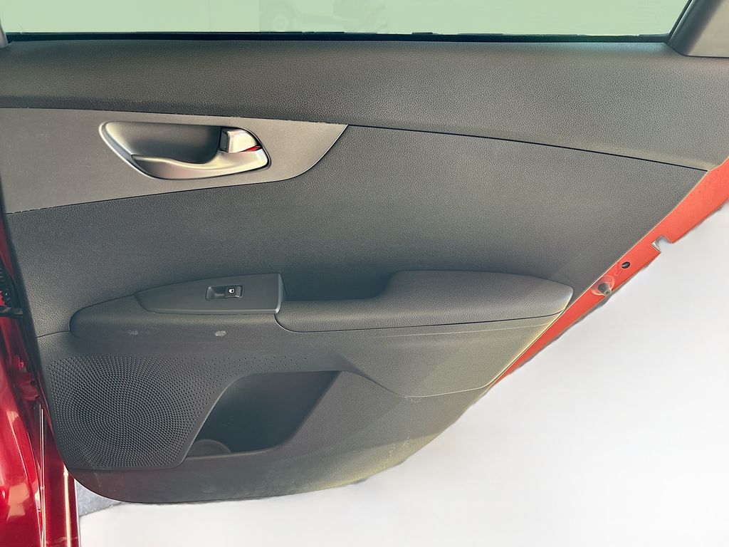 Thumbnail: 2021 Kia Forte - 26
