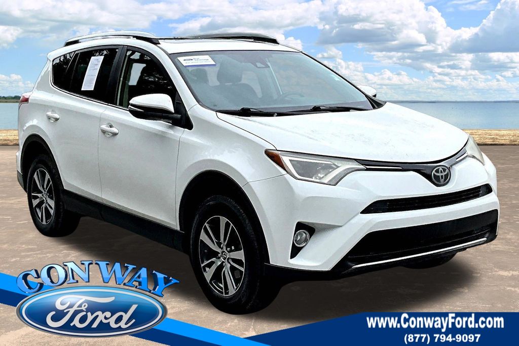 Super White 2018 Toyota RAV4 SUV / Crossover Front-Wheel Drive 6-Speed Automatic