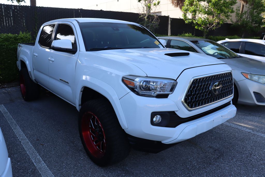 Thumbnail: 2018 Toyota Tacoma - 6
