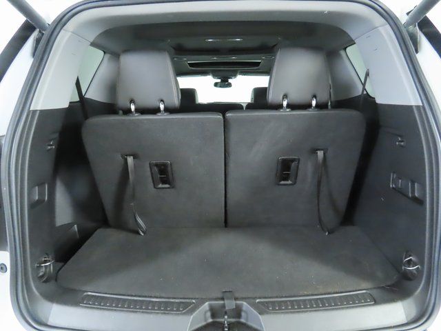 2023 GMC Acadia AT4 29