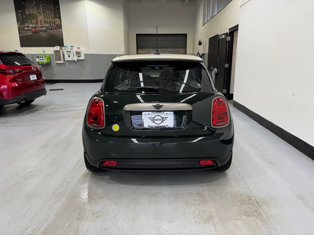 2023 MINI Cooper Base 4
