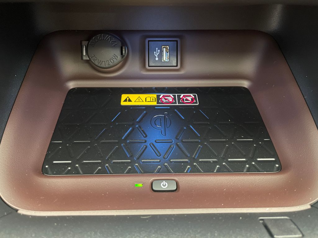 Thumbnail: 2025 Toyota RAV4 - 28