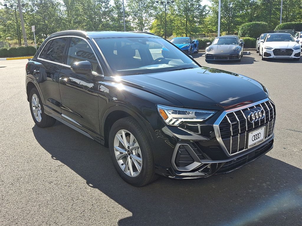 Thumbnail: 2025 Audi Q3 - 2