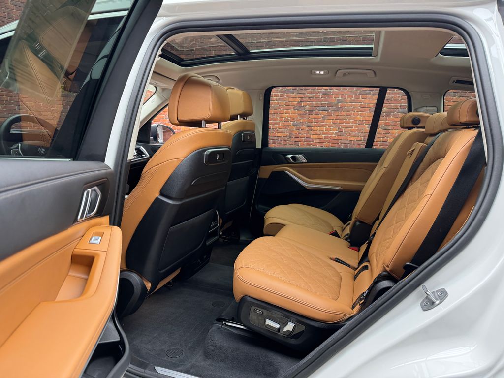 Certified Used 2024 White BMW xDrive40i image 24