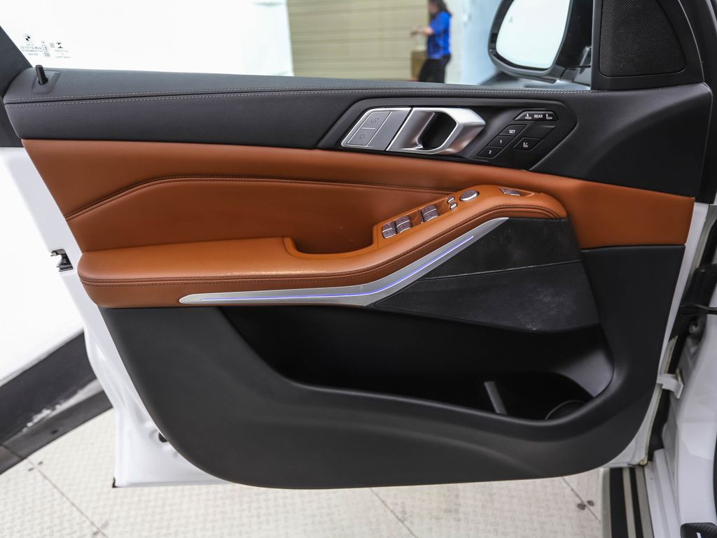 Thumbnail: 2022 BMW X7 - 9