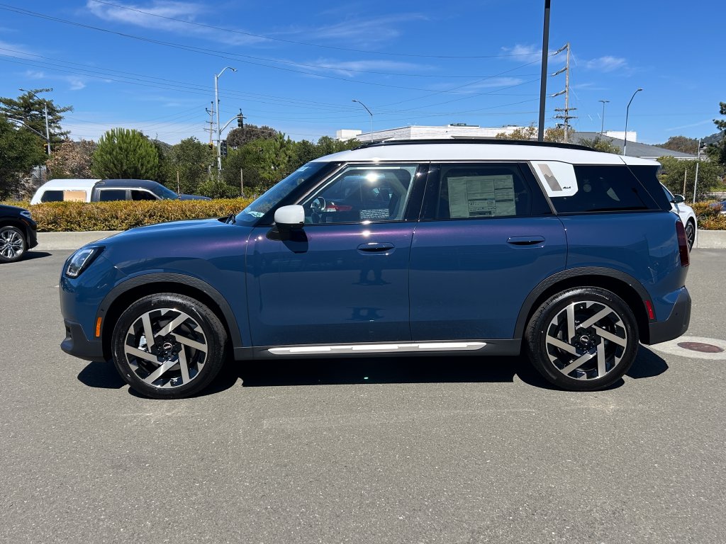 Thumbnail: 2027 MINI Cooper Countryman - 2