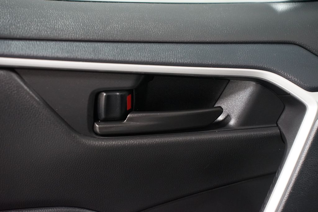 Thumbnail: 2025 Toyota RAV4 - 30