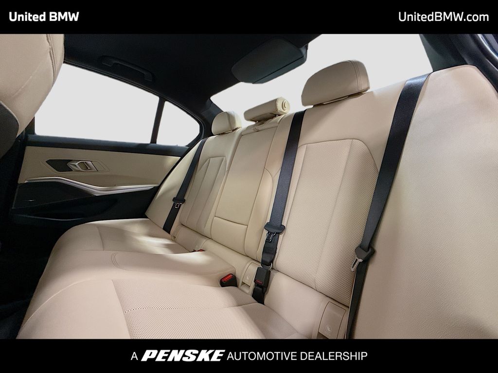 Thumbnail: 2026 BMW 3 Series - 13