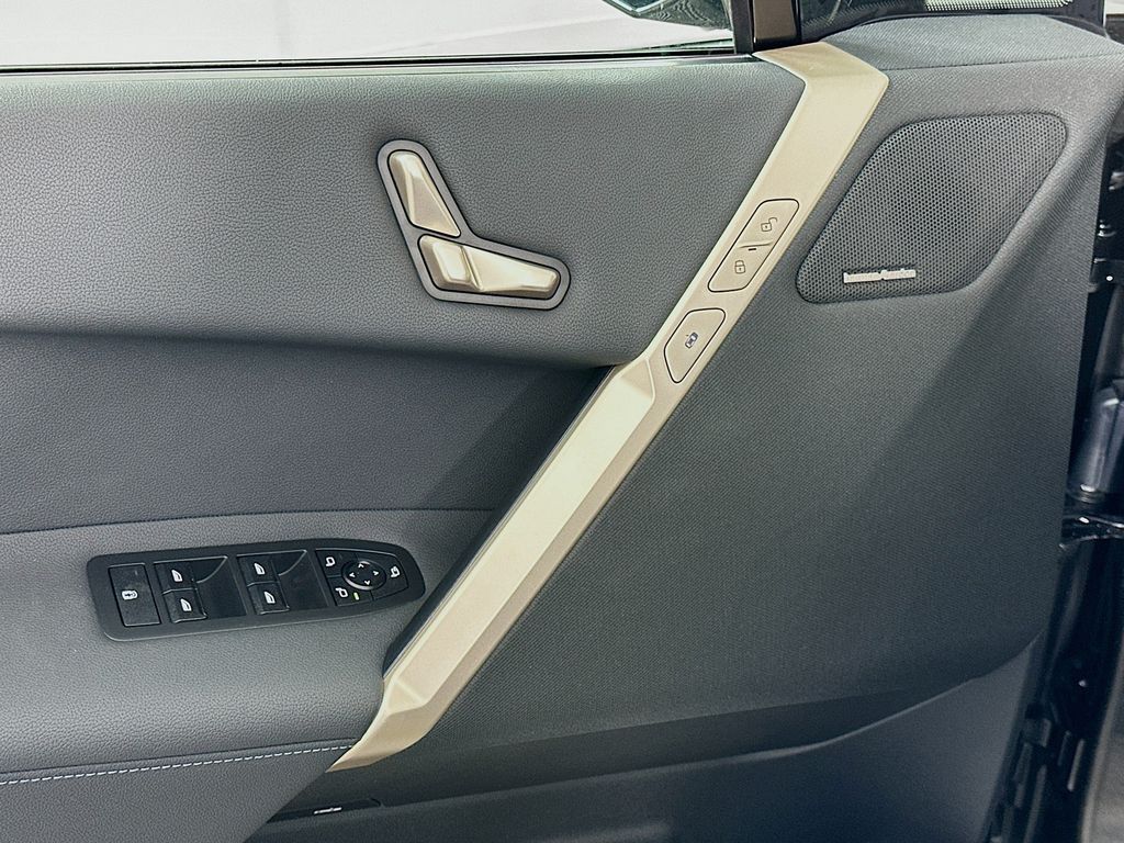 Thumbnail: 2026 BMW iX - 20