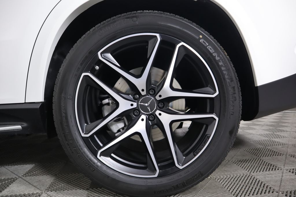 2025 Mercedes-Benz GLE 53 AMG 32
