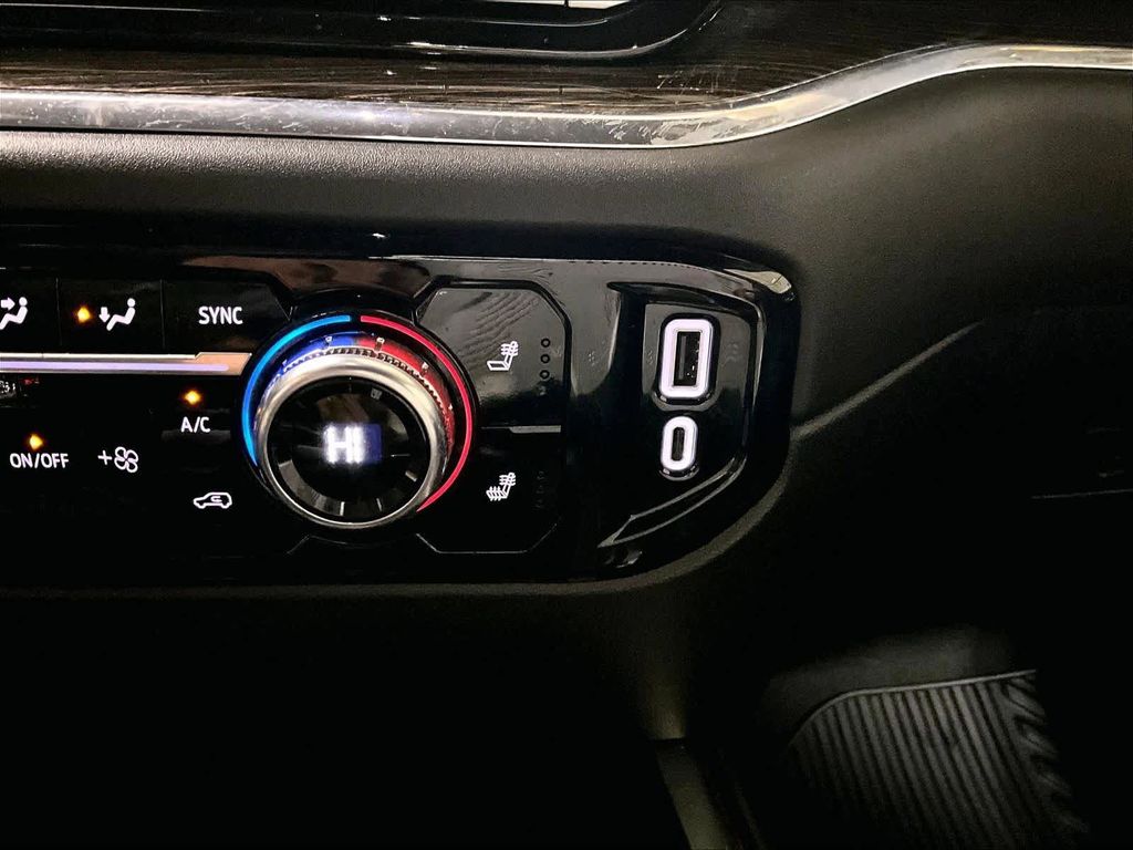 2023 GMC Sierra 1500 — photo 27