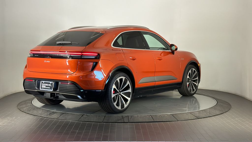 Thumbnail: 2024 Porsche Macan - 7
