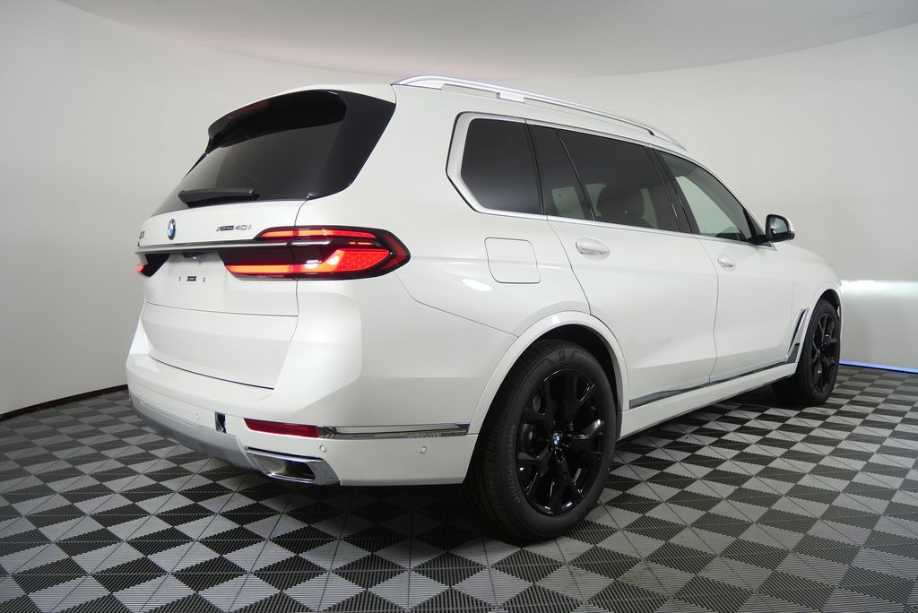Thumbnail: 2026 BMW X7 - 3