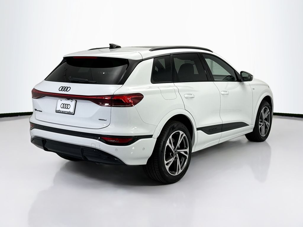 Thumbnail: 2027 Audi Q6 e-tron - 5