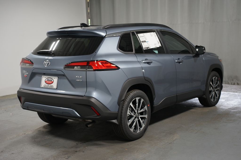 2025 Toyota Corolla Cross XLE 8