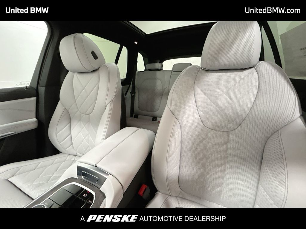 Thumbnail: 2026 BMW X5 - 13