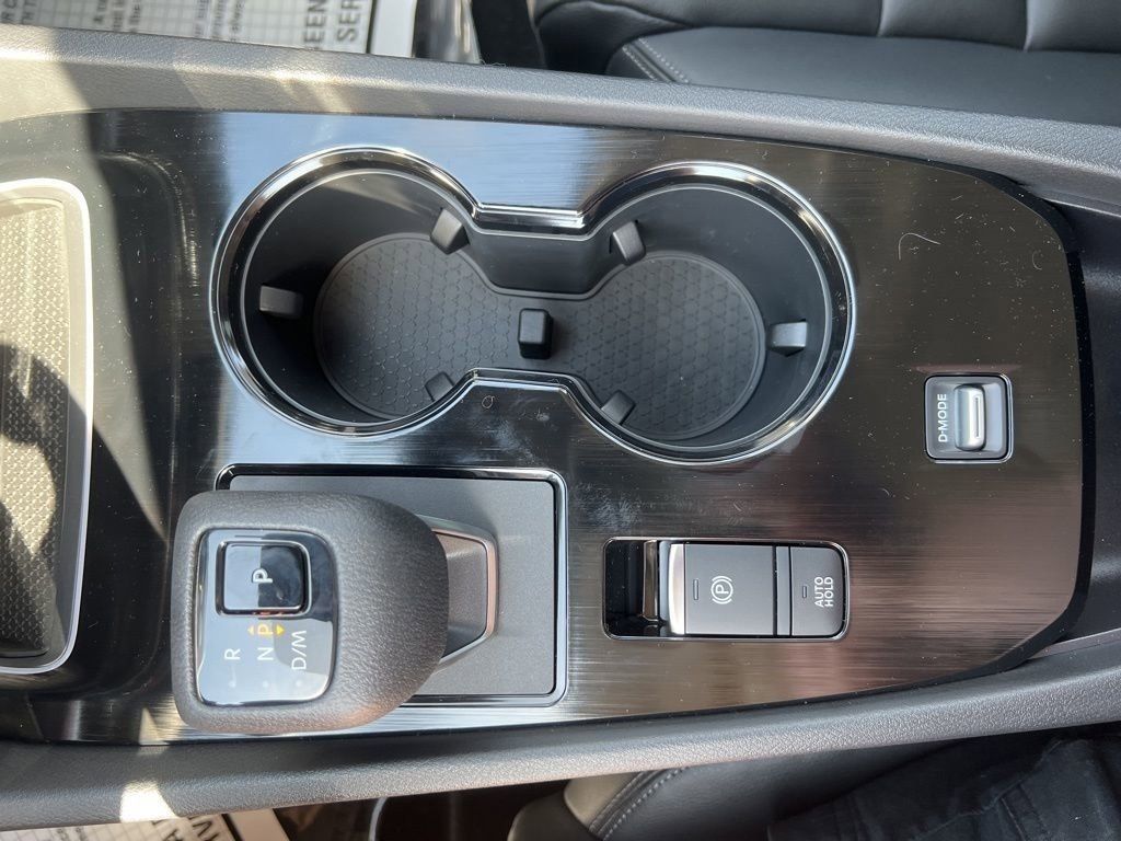2025 Everest White Pearl Nissan Rogue SL FWD SUV