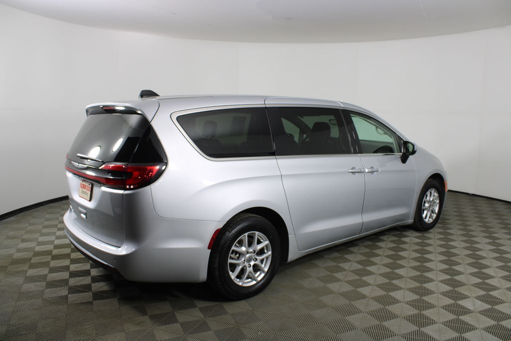 Used 2023 Chrysler Pacifica for sale in 