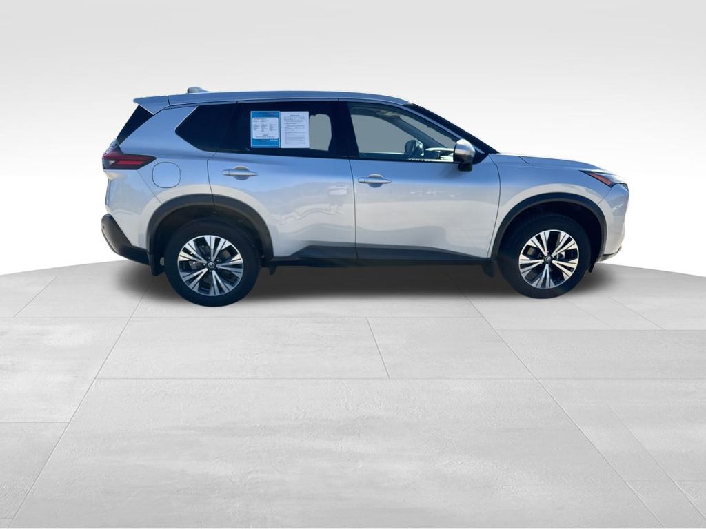 2021 Nissan Rogue SV 9