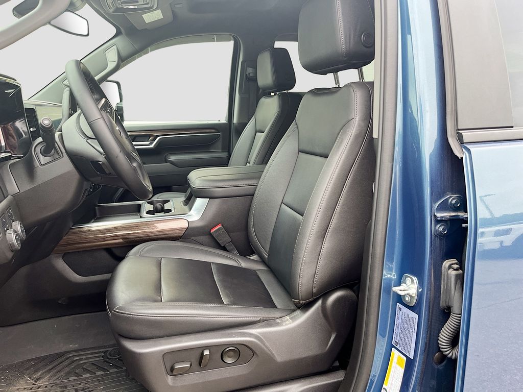Used 2025 Blue Chevrolet LT image 20