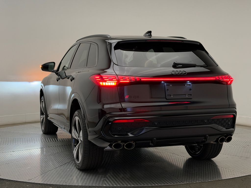 Thumbnail: 2026 Audi SQ5 - 9