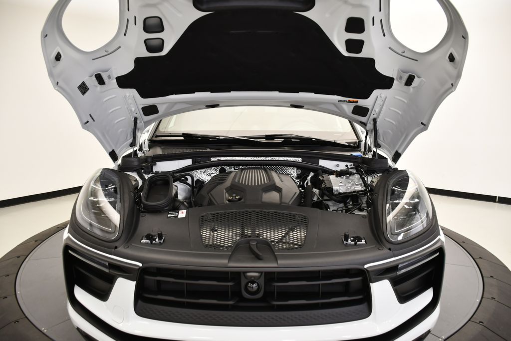 Thumbnail: 2025 Porsche Macan - 13