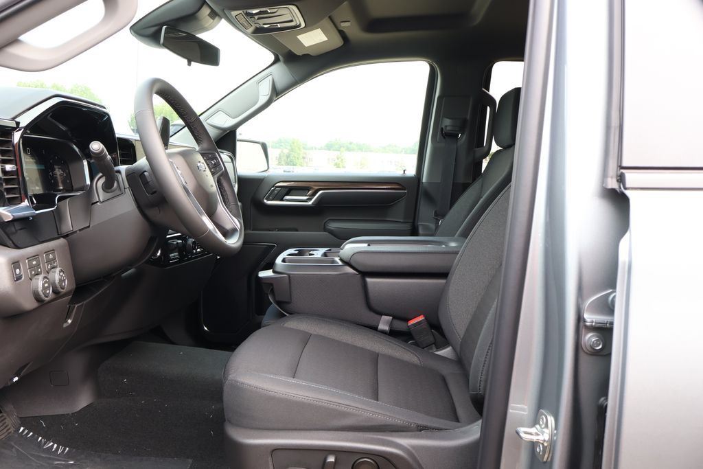 Thumbnail: 2026 Chevrolet Silverado 1500 - 14