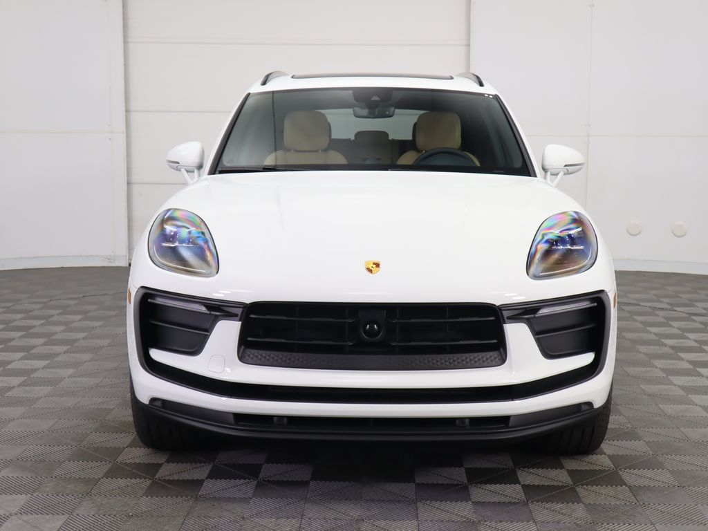 Thumbnail: 2025 Porsche Macan - 10