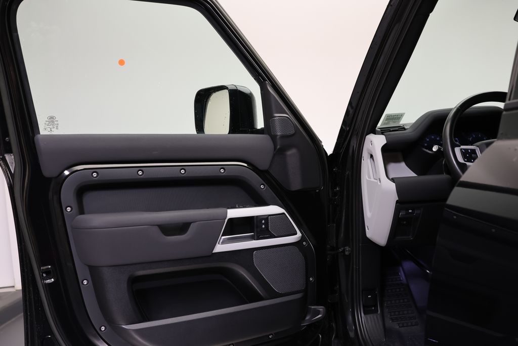 Thumbnail: 2023 Land Rover Defender - 25