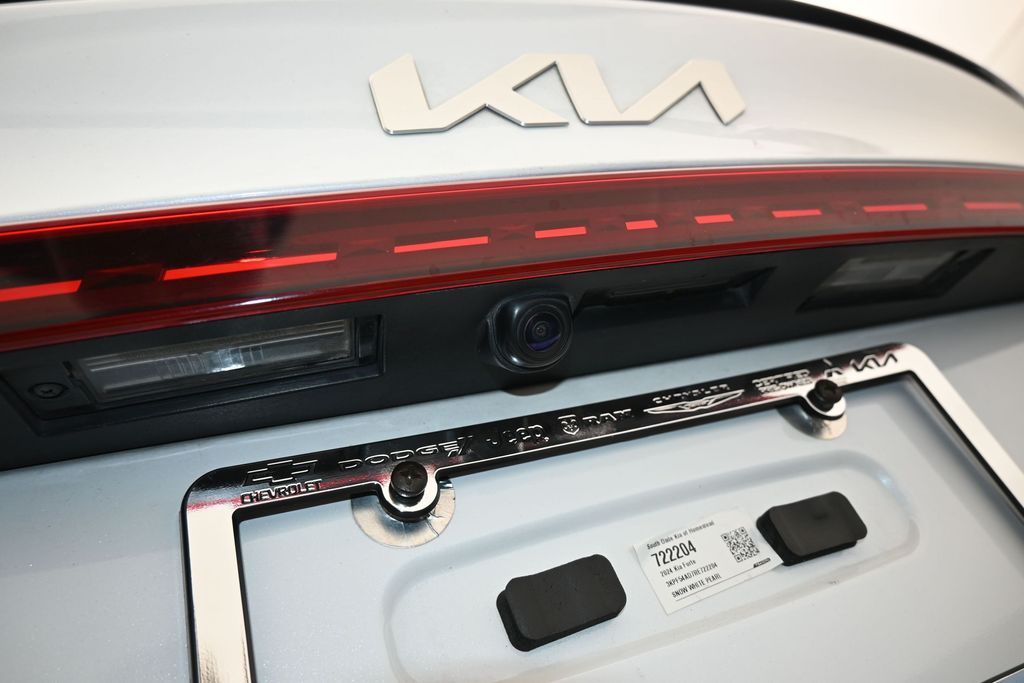 Used 2024 Snow White Pearl Kia GT-Line image 42