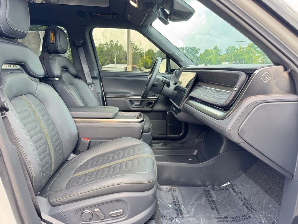 2022 Rivian R1T Adventure photo 23