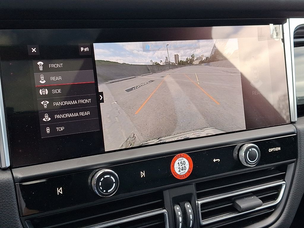 2024 Porsche Macan T 21
