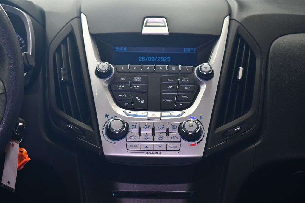Thumbnail: 2013 Chevrolet Equinox - 17