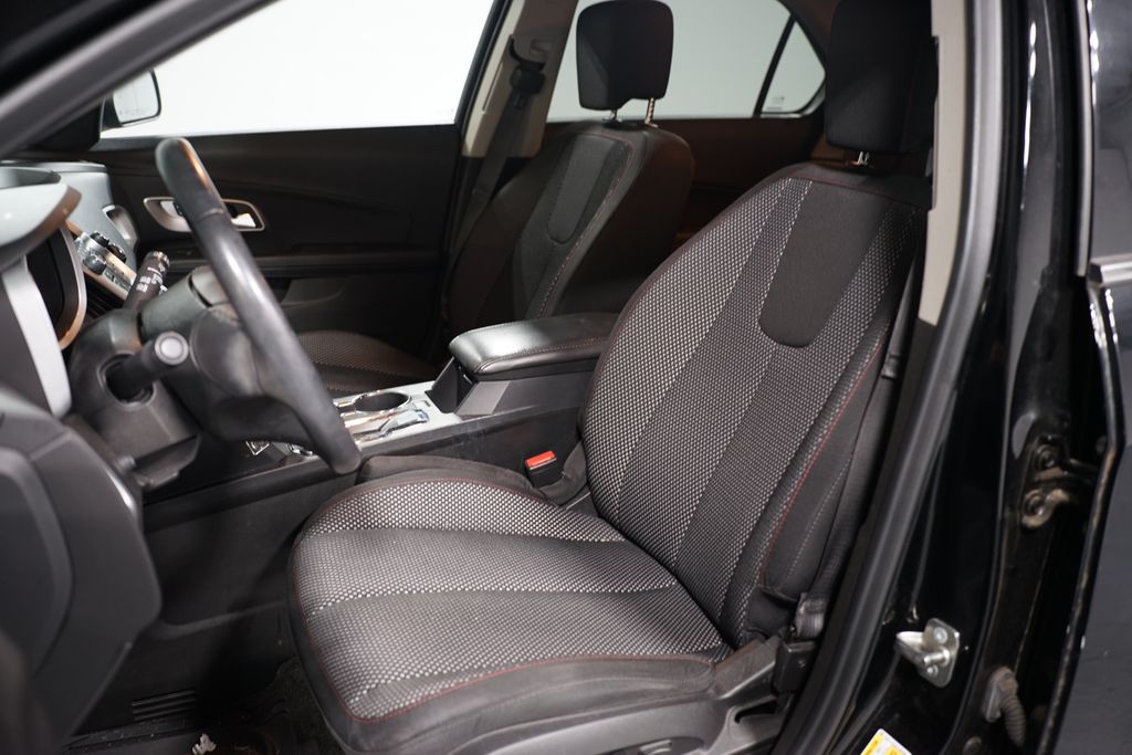 Thumbnail: 2017 Chevrolet Equinox - 6