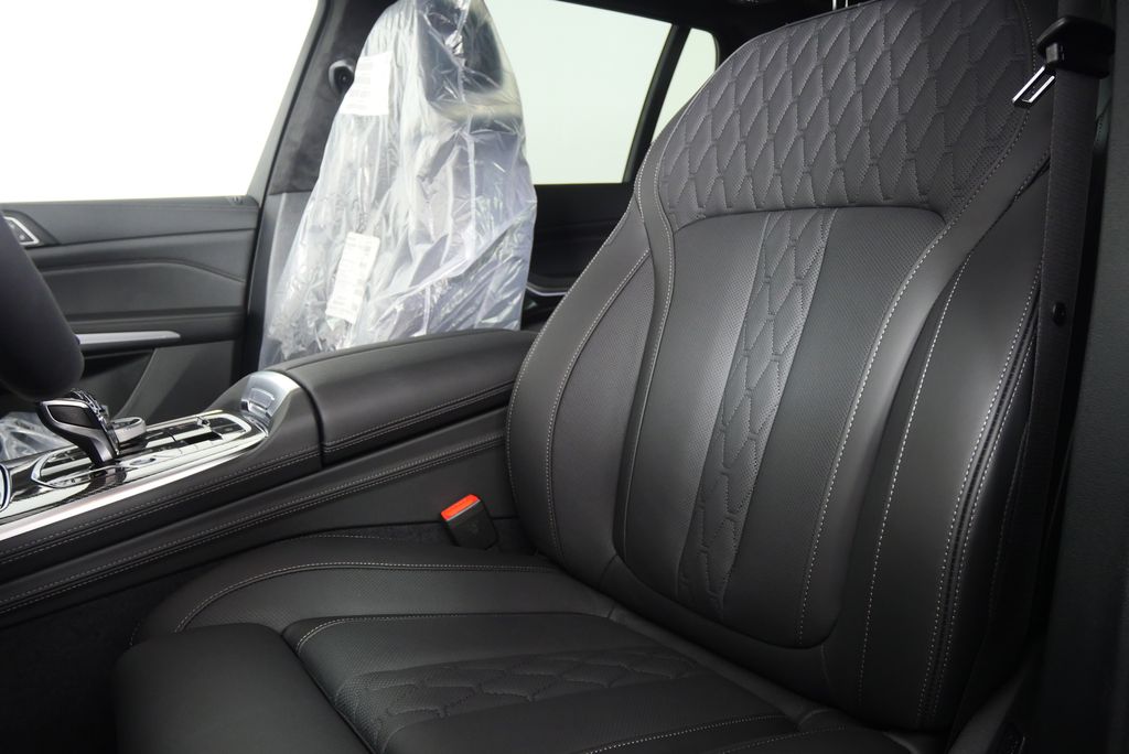 2026 BMW X7 Alpina XB7 14